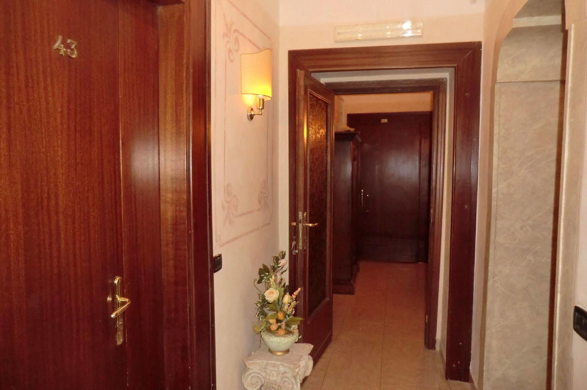 Hotel Sileo Róma Kültér fotó